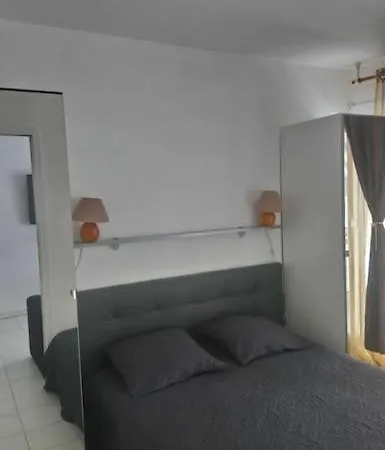 En Bord De - Cote D'azur Apartment *