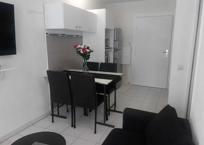 En Bord De - Cote D'azur Apartmán *